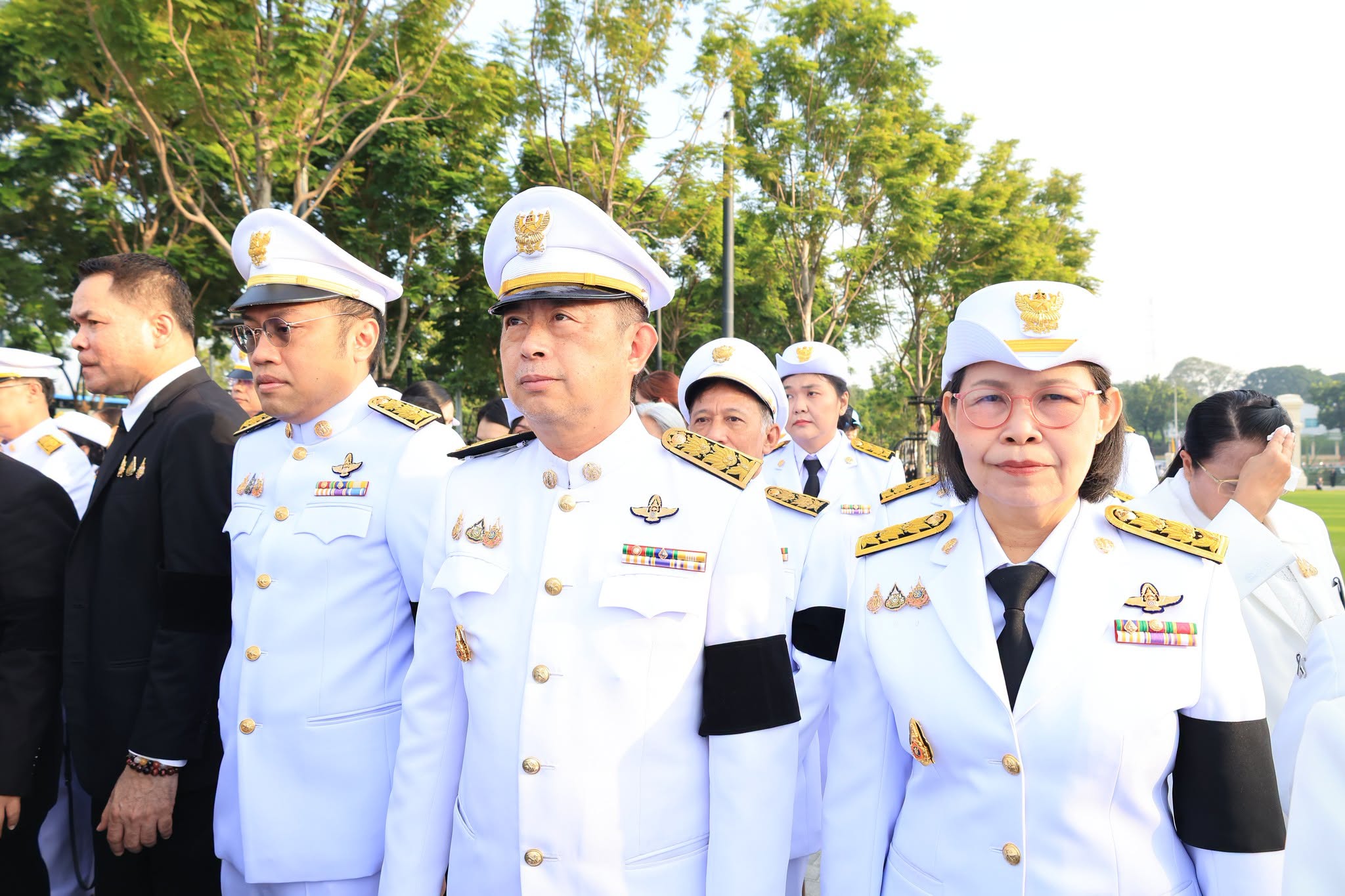 title - ส.ป.ก. ร่วมวางพวงมาลาถวายบังคมพระบรมราชานุสาวรีย์พระบาทสมเด็จพระบรมชนกาธิเบศร มหาภูมิพลอดุลยเดชมหาราช บรมนาถบพิตร เนื่องใน 